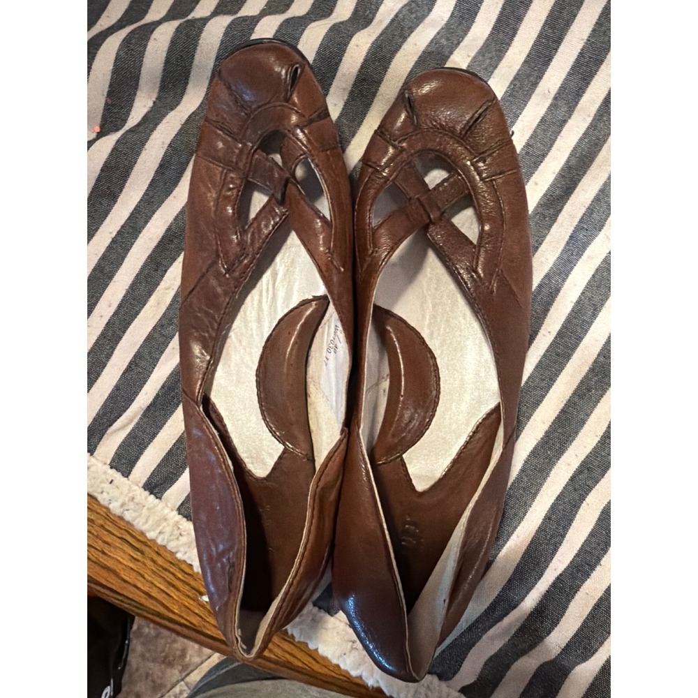 Born Brown Leather Cutout Ballet Flats Womens 8.5 W61030 Cage Vamp Slip On Shoes